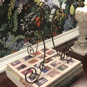 Elegant Gold Metal Book Stand